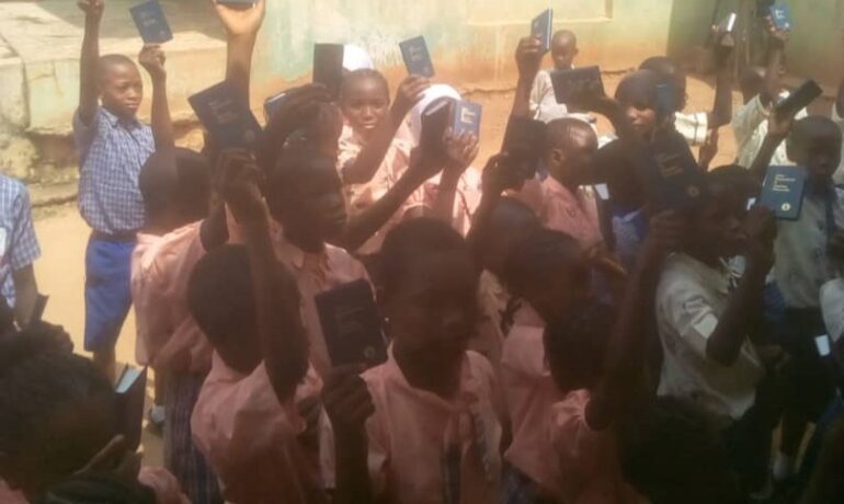 ctgn_bible_sharing_in_school